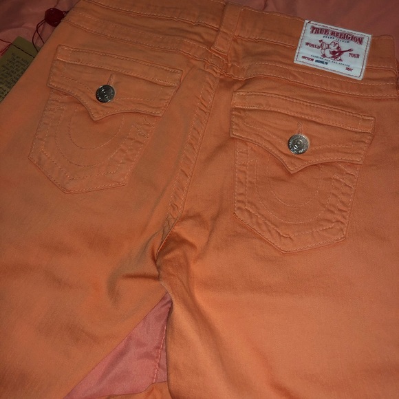 Women’s Outfit - Picture 4 of 5